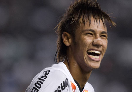 桑托斯的内马尔是那么的耀眼,内马尔桑托斯庆祝