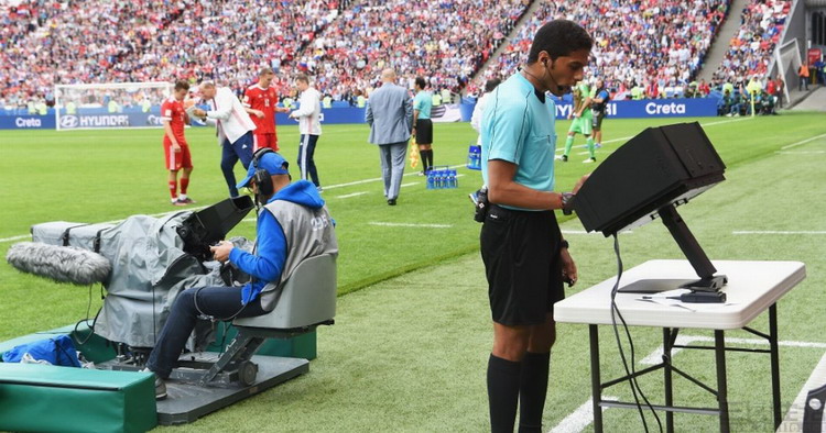 一届最高科技的世界杯，却充满了贫穷的气息？