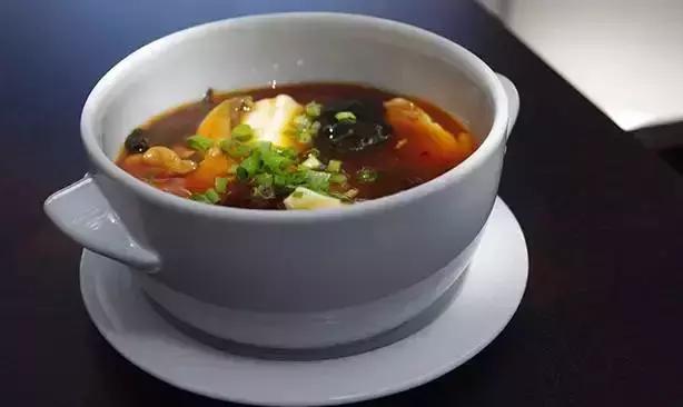 天津豆腐脑和东北豆腐脑区别,北方的豆腐脑和老豆腐是一样的吗