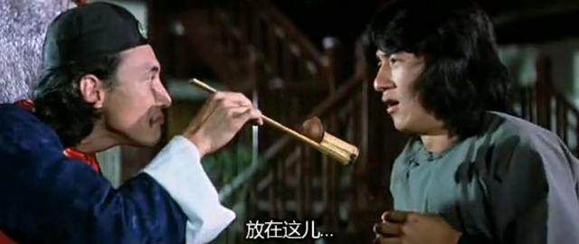 “刀架脖子”逼成龙拍戏？成龙的戏份为何又大量使用了替身？
