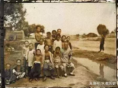 恍如隔世：一个法国牛贩子，用彩色胶片记录了110年前的旧中国