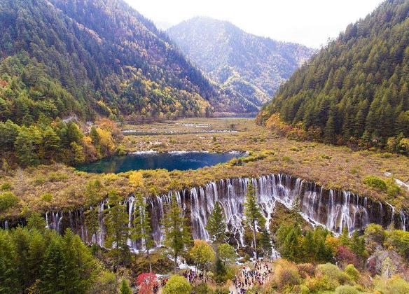德天瀑布和黄果树瀑布哪个更壮观,中国最大瀑布黄果树瀑布美景分享