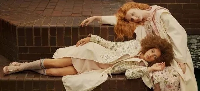 「逢逛必买」｜“穿上她家的裙子，不去派对也该去喝一杯！”