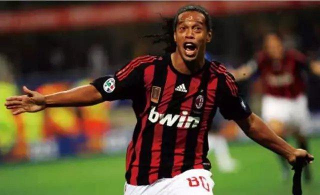 02年罗纳尔迪尼奥精彩瞬间,罗纳尔迪尼奥巅峰期照片