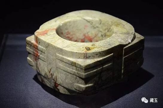 为什么中国喜欢和田玉而不是翡翠,为什么喜欢和田玉和珠宝