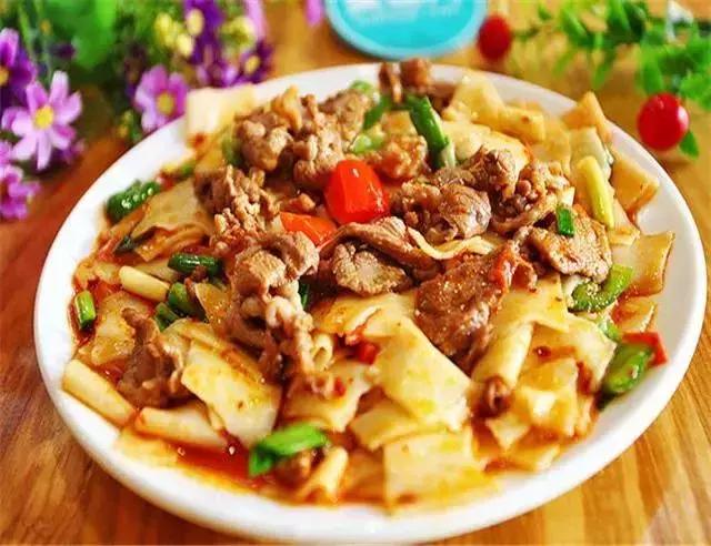 青海湖八月花海,七八月的青海湖油菜花