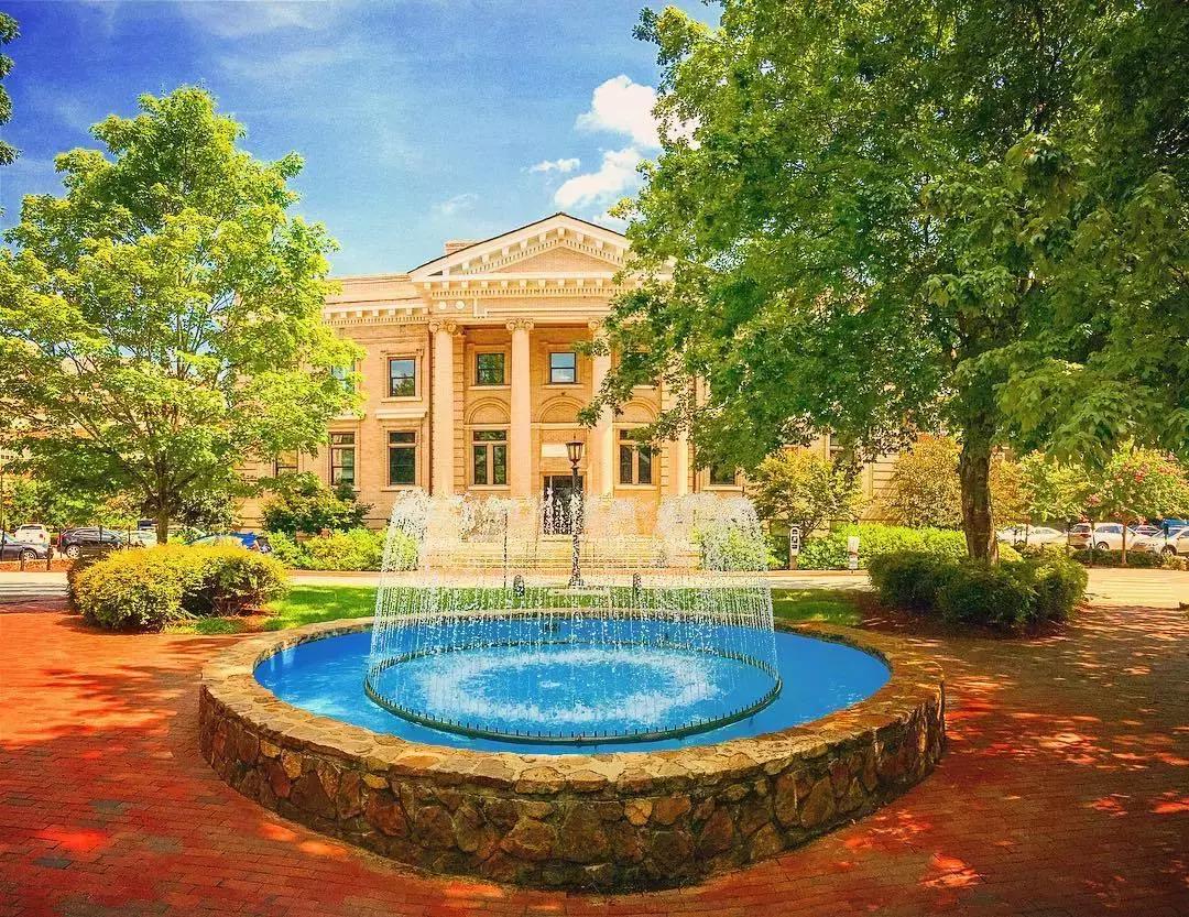 北卡教堂山乔丹母校,乔丹大学母校