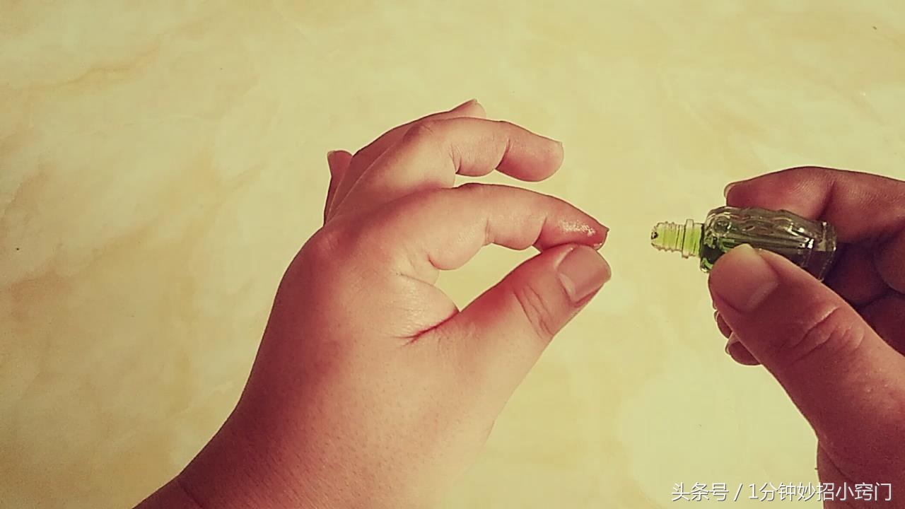 让502胶水粘住用什么办法,502胶水沾到固体上怎么去除小妙招