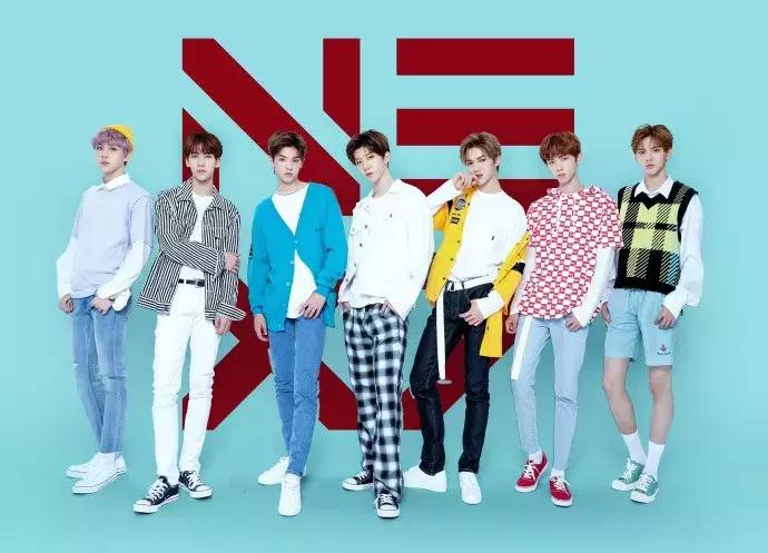 乐华七子久违的合体,乐华七子西装