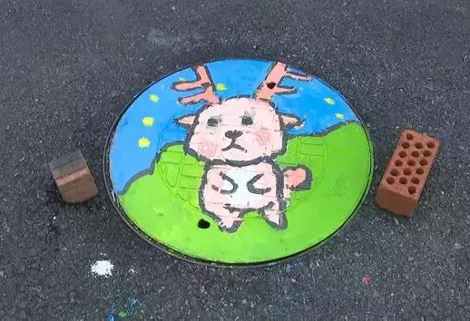 井盖涂鸦也可以这么好看,井盖涂鸦惊艳