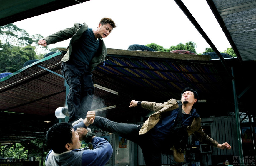 战狼吴京2免费观看完整版,吴京最新热映大片战狼2精彩片段