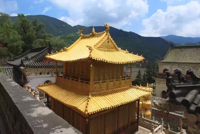 五月份的五台山风景,五台山五祖庙