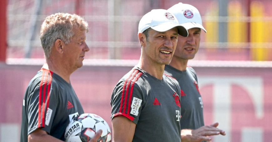 足球主教练被罚到台上,足球名帅主教练阻挡球被罚