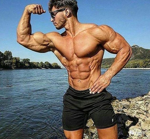 怎样快速练出腹肌鲨鱼线,练人鱼线腹肌教程