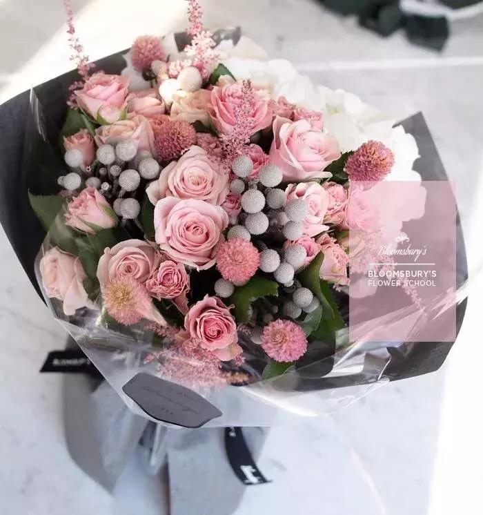 情人节玫瑰花语和图片大全,不同颜色玫瑰代表的花语