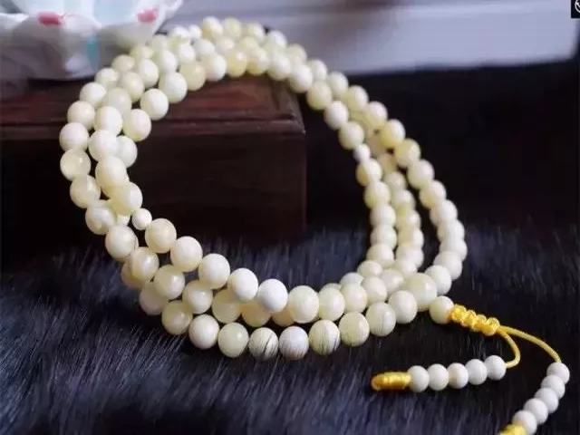 最好的琥珀蜜蜡是什么,琥珀蜜蜡的十大特征