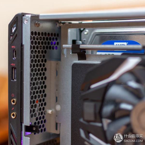 微星哈迪斯nightblademi3拆机,微星哈迪斯3主机评测