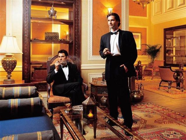 抽雪茄真的有那么讲究吗,雪茄爱好者们应该如何正确抽雪茄