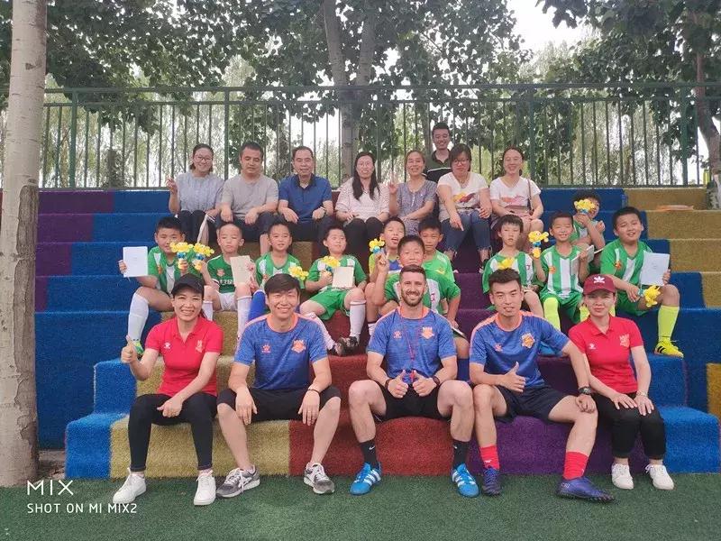 怎么像梅西一样高空停球,你想和梅西踢足球吗