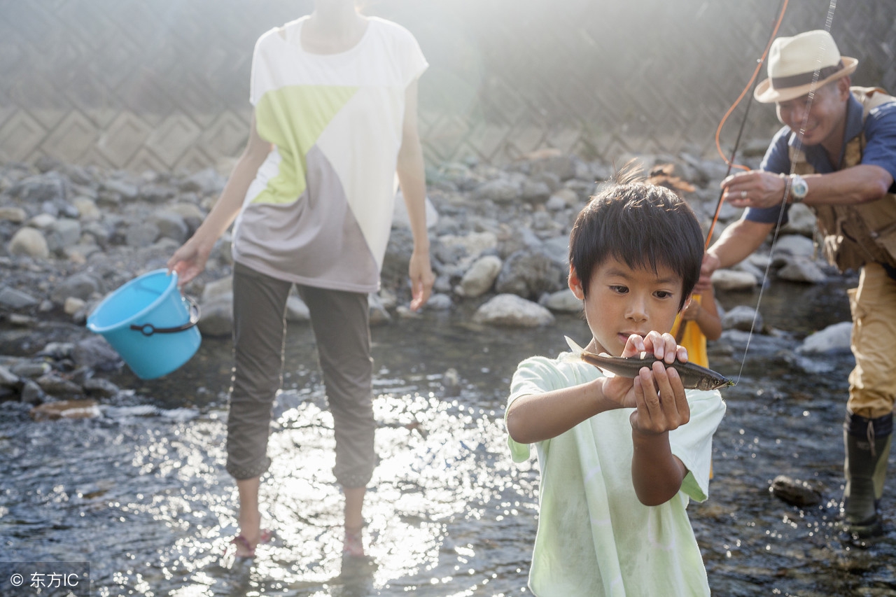 手机游戏开发商设置奖励，令孩子无法自拔，聪明家长3招完美破解