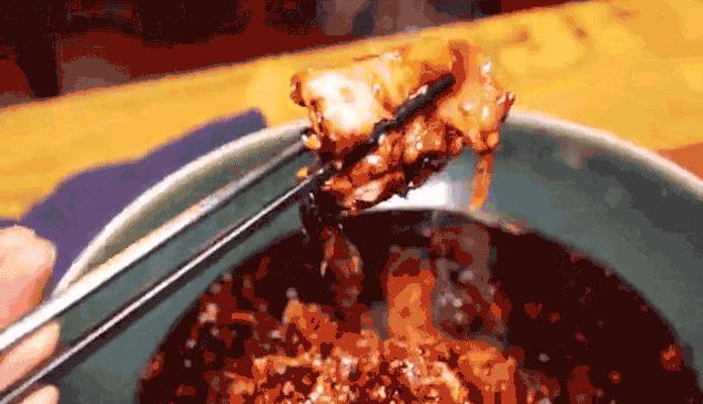 大连一家因为差评而火的店,大连风情街生意火爆