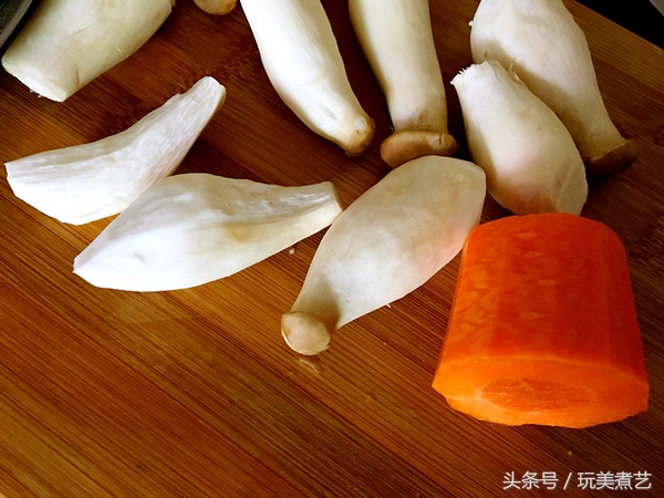 喝纯真芦笋汁不要钱哦！秘密在杏鲍茹芦笋里