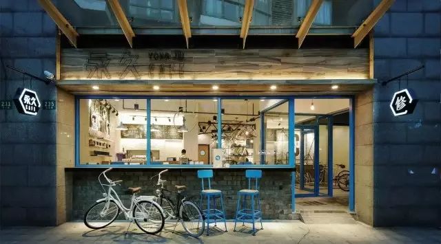 消失多年的永久牌自行车开了家咖啡馆，复古风格勾起无数网友情怀