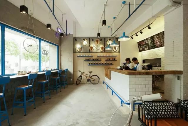 消失多年的永久牌自行车开了家咖啡馆，复古风格勾起无数网友情怀