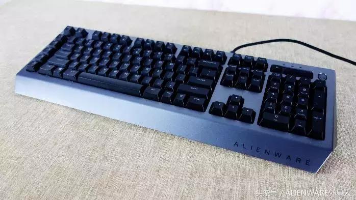 alienware笔记本使用技巧,alienware电竞显示器及外设