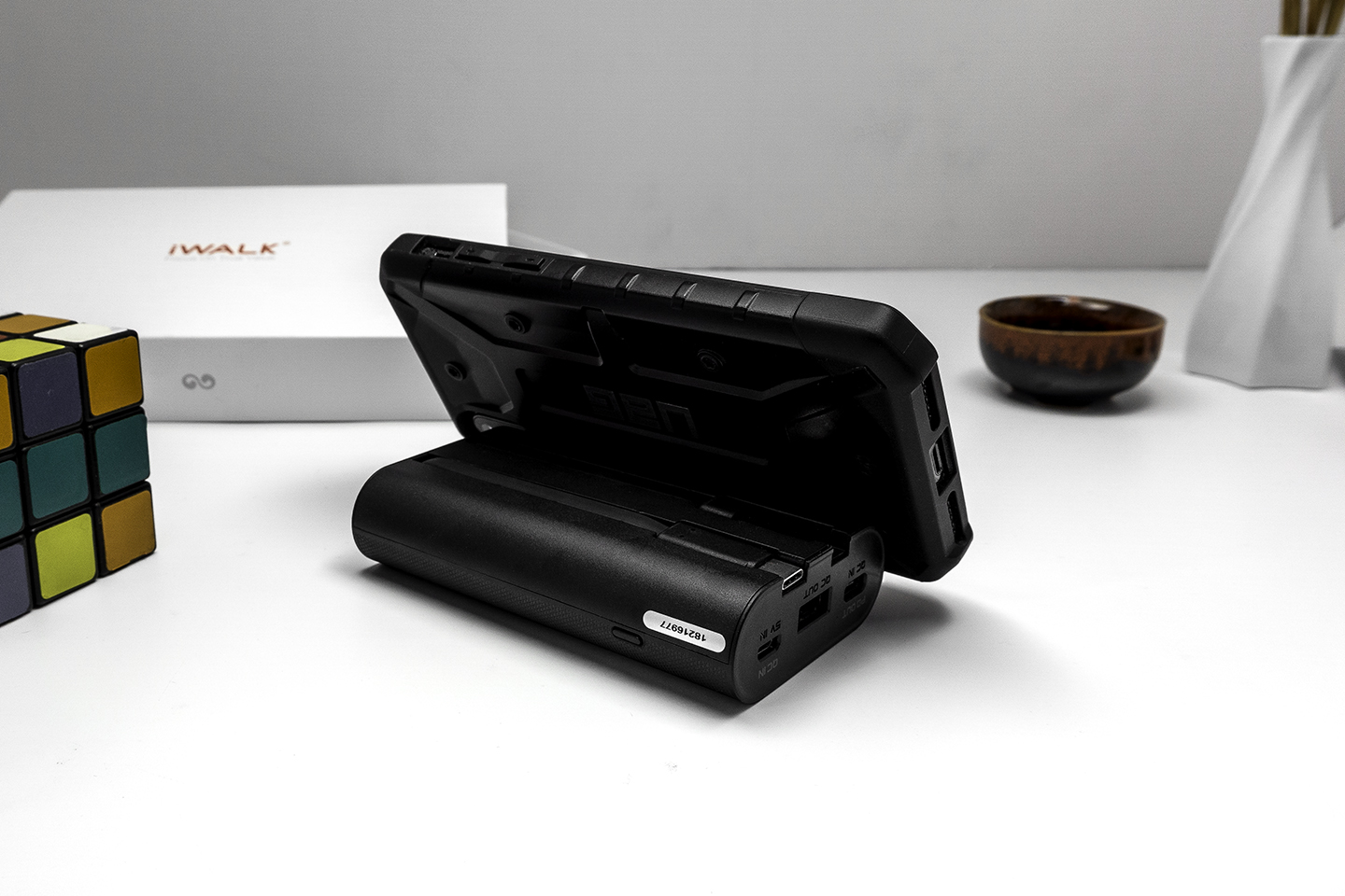 10000毫安带线一体充电宝,支持快充的10000毫安充电宝