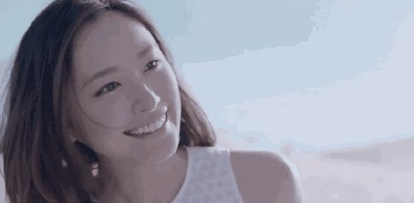 教你一招提升苹果肌淡化法令纹,苹果肌松弛出现法令纹最好的办法