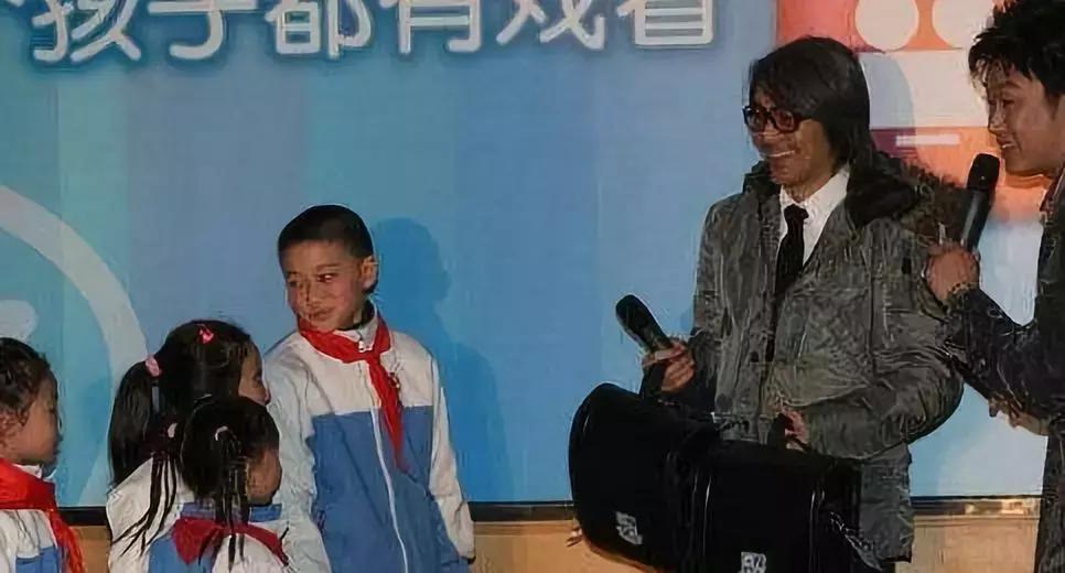 周星驰为了一个机会苦苦等十年,周星驰老了满头白发