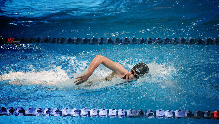 潜水教学初学者如何学习蝶泳,学潜水视频教程初学者入门技巧