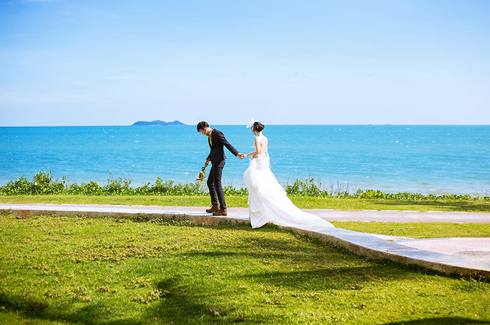 外景氛围感婚纱照拍摄技巧,婚纱照外景姿势和表情技巧
