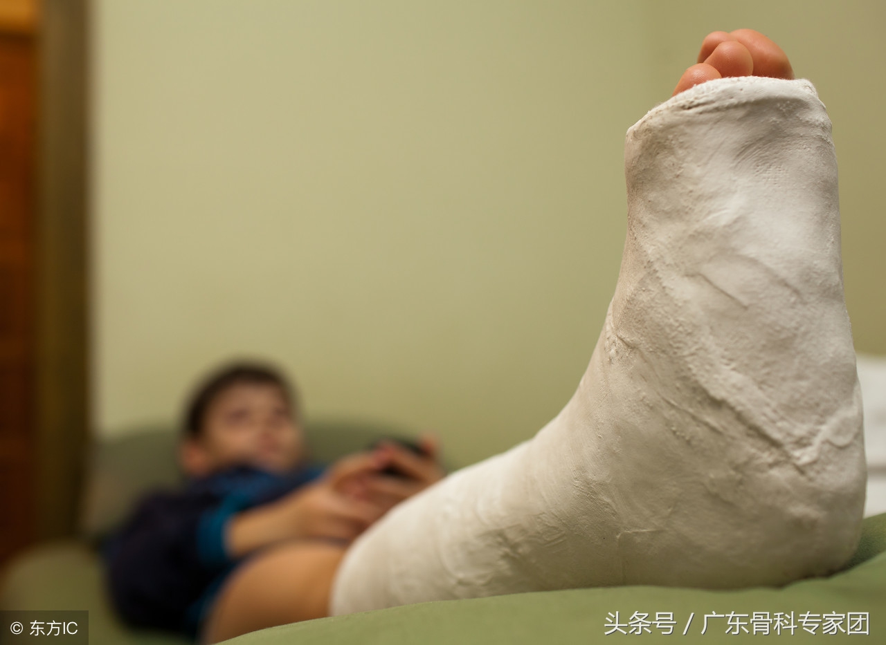 骨盆骨折最常见的并发症急救处理,脊椎骨折病人急救运送方式是什么