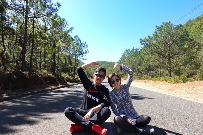 云南八日：看我家帅气小哥哥如何拍照？网友：花痴也要有限度