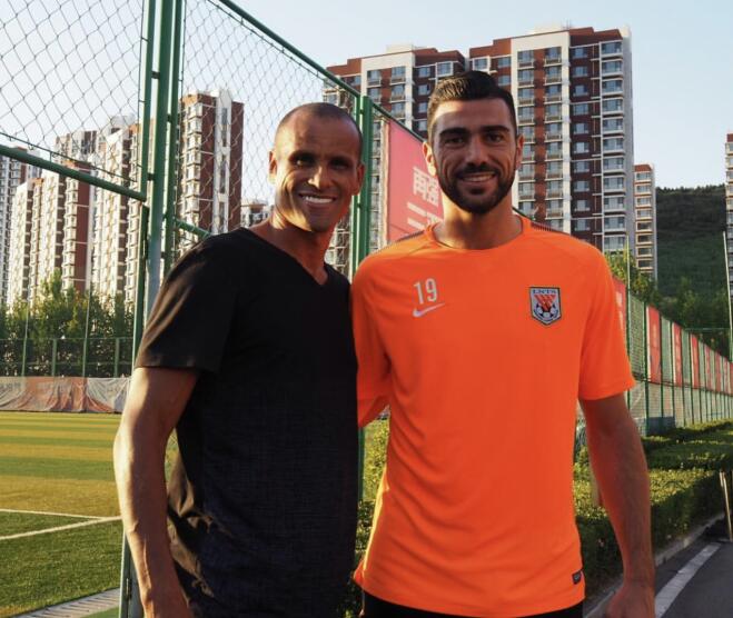 2021鲁能泰山足协杯夺冠球迷迎接,2006山东鲁能泰山足协杯夺冠