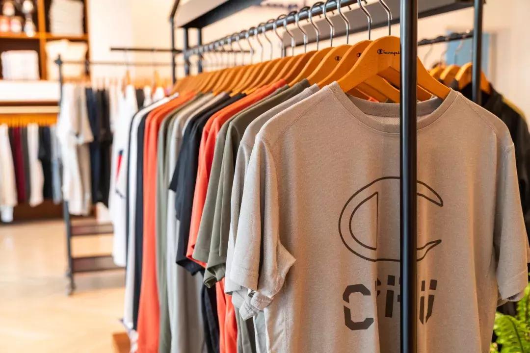 潮牌champion上海开店,美国的一款潮牌champion