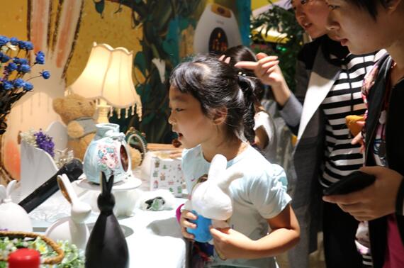 Alavening阿拉的小闹闹携手北京苏宁红孩子欢乐闹中秋