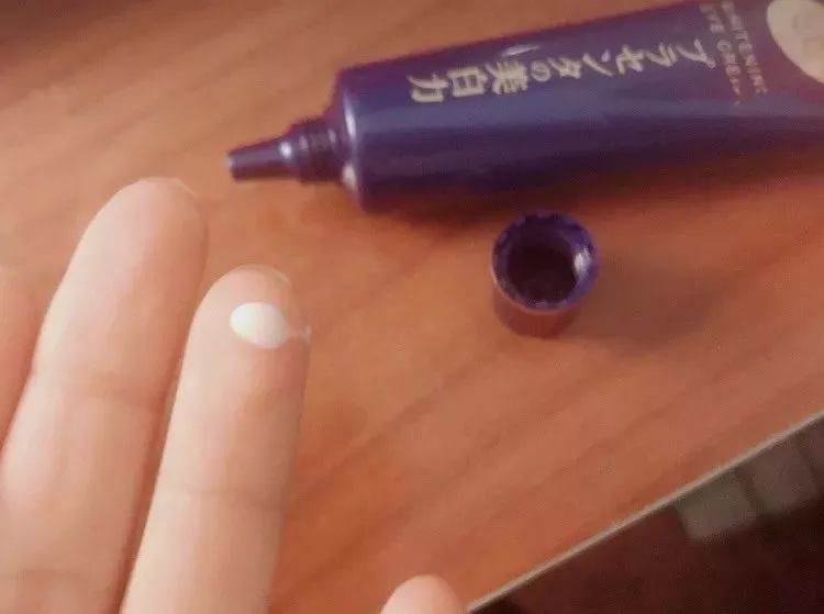 眼霜推荐20岁适合的眼霜学生党,学生党爱熬夜这几款眼霜你知道吗