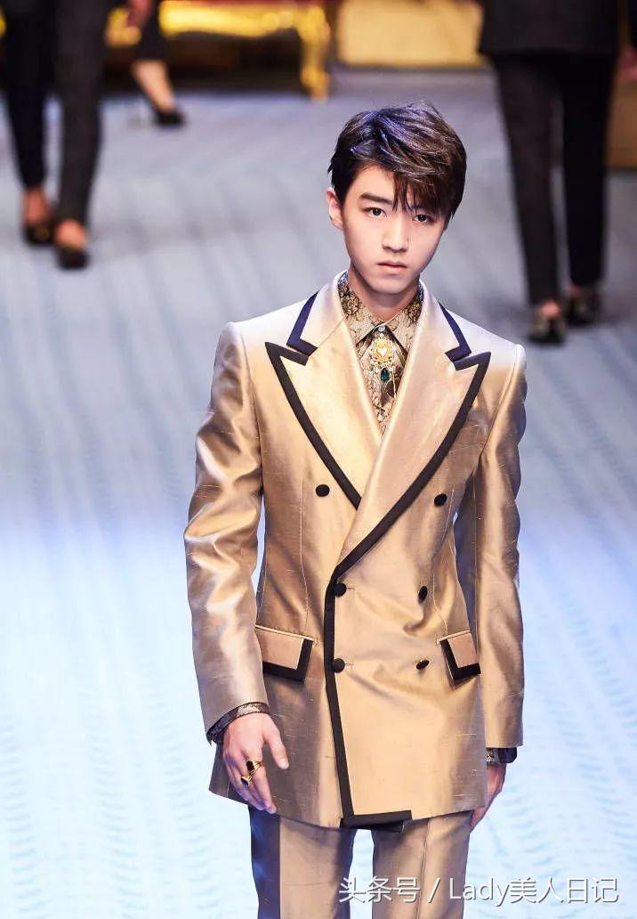 王俊凯芭莎封面,王俊凯近期穿搭