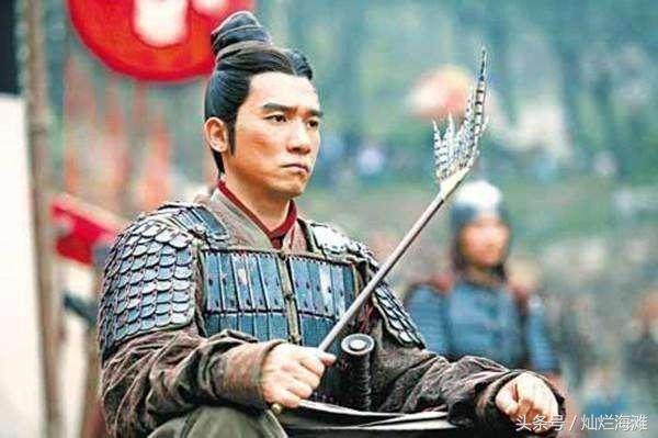 赤壁之战蒋干在周瑜营帐偷了什么,曹操在赤壁之战用蒋干的原因