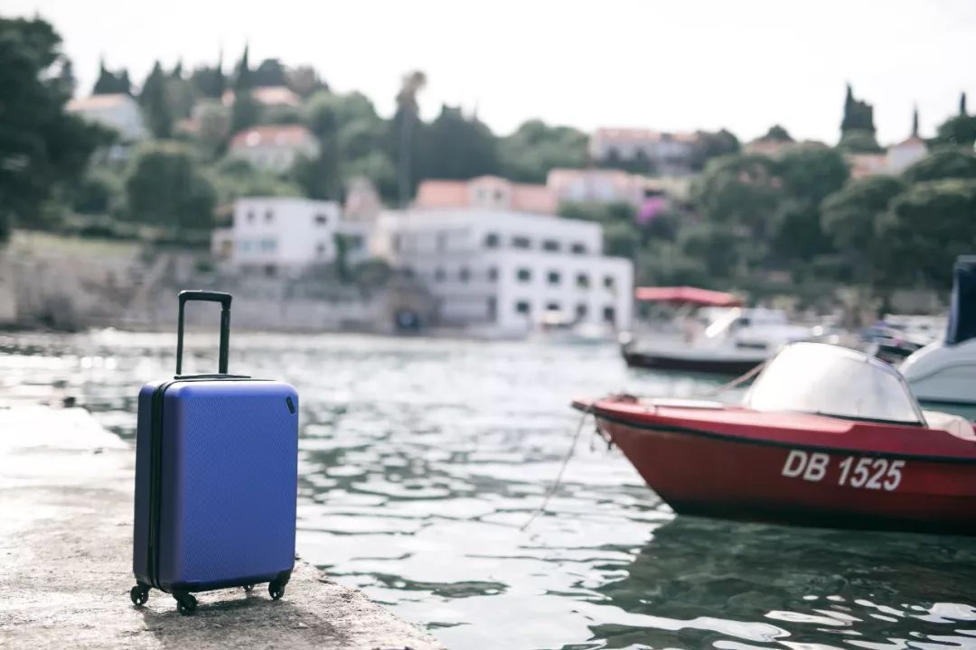 旅行回来如何清洁旅行箱外面,出游旅行箱怎么整顿