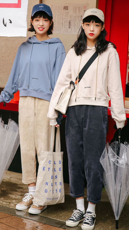 入秋一定要穿的高颜值卫衣安踏,卫衣是穿宽松好看还是修身好看