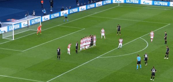 内马尔比肩传奇,内马尔弧线任意球