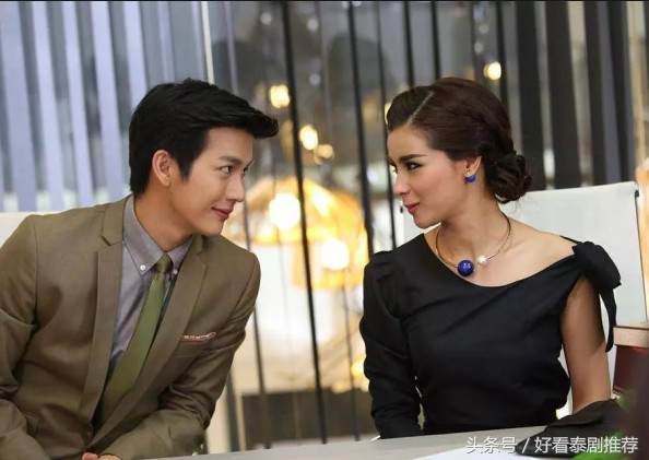 泰剧男主吃醋占有欲爆发吓坏女主,男主暗戳戳吃醋的泰剧