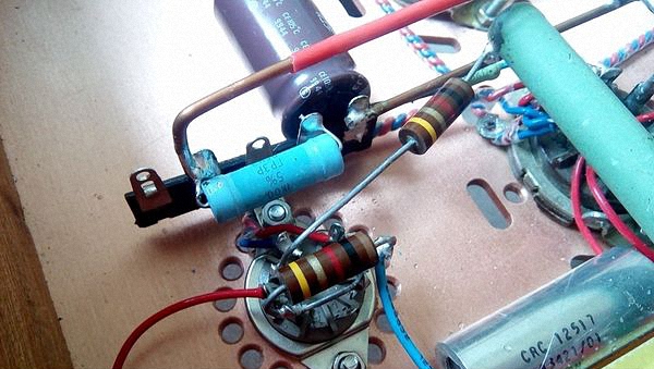 电子管耳放，低廉的投入却有万元的音色魅力，适合真正的发烧友