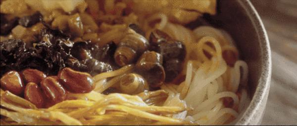 没什么可以阻挡我对螺蛳粉的向往,对螺蛳粉的热爱只有零次和无数次