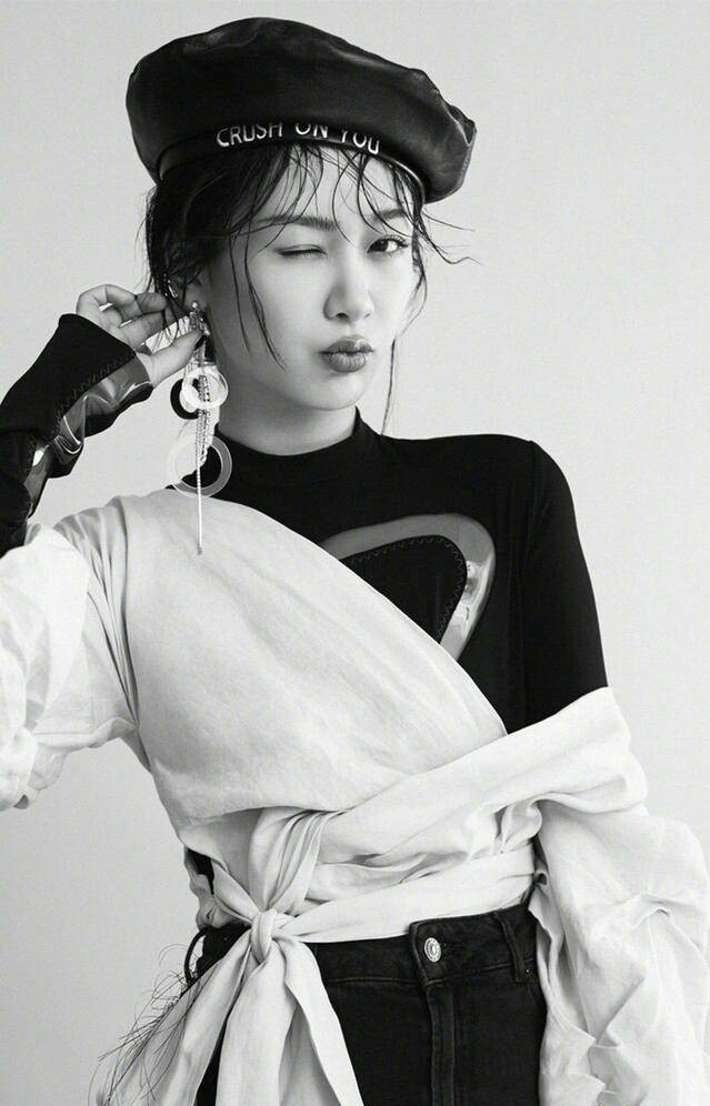 杨紫蜜汁炖鱿鱼超甜,高能少年团杨紫罗云熙