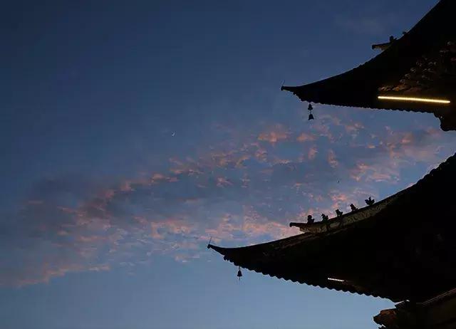 遥望祖国大江南北的壮丽山河,遥望中国千年的历史长河